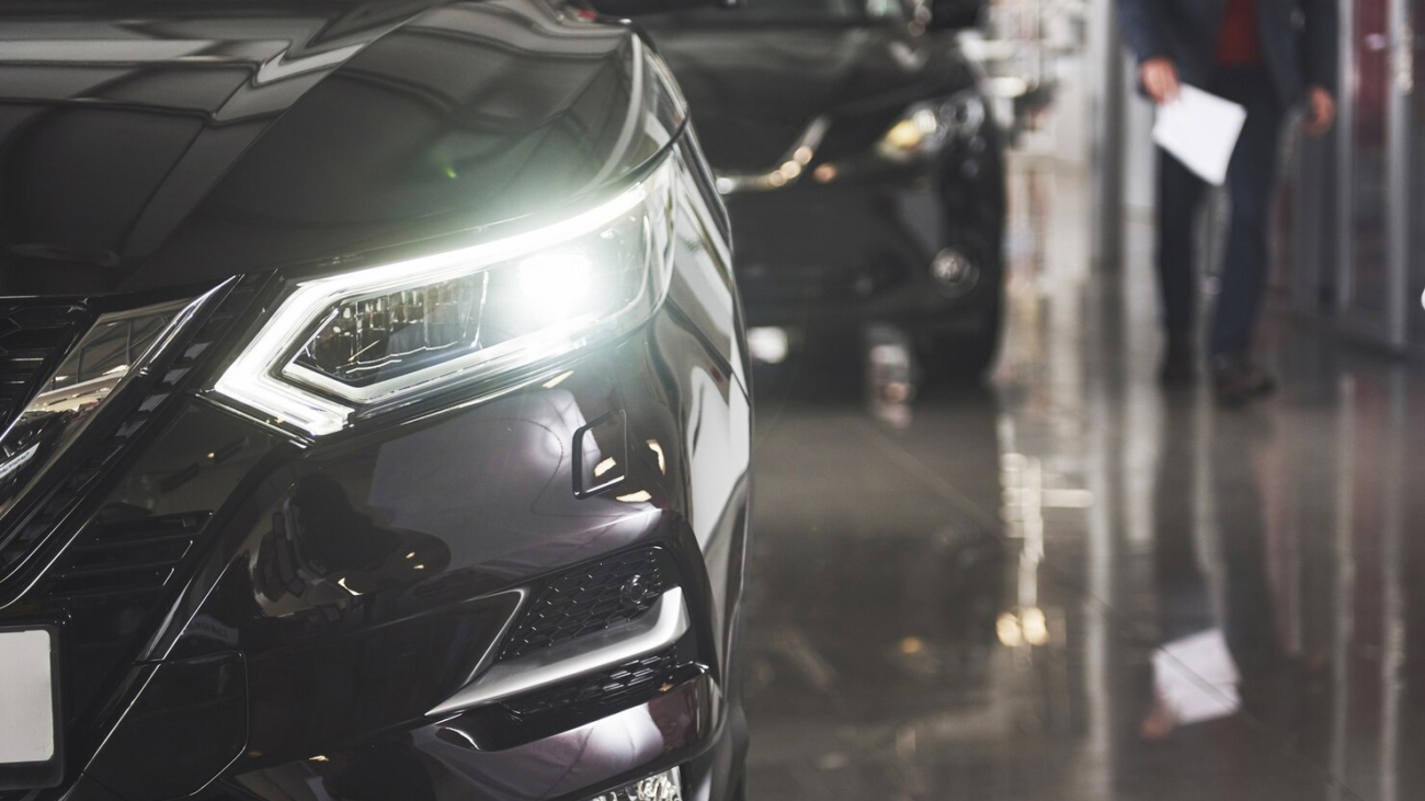 headlights-hood-black-luxury-car_146671-19730